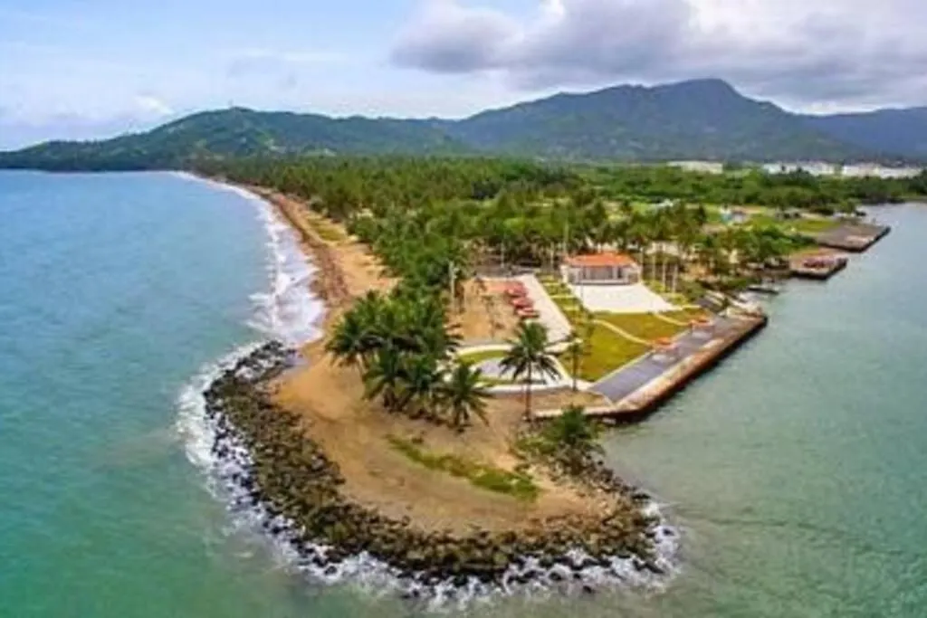 Villa Orquidea 1 Humacao 0*,  Puerto Rico